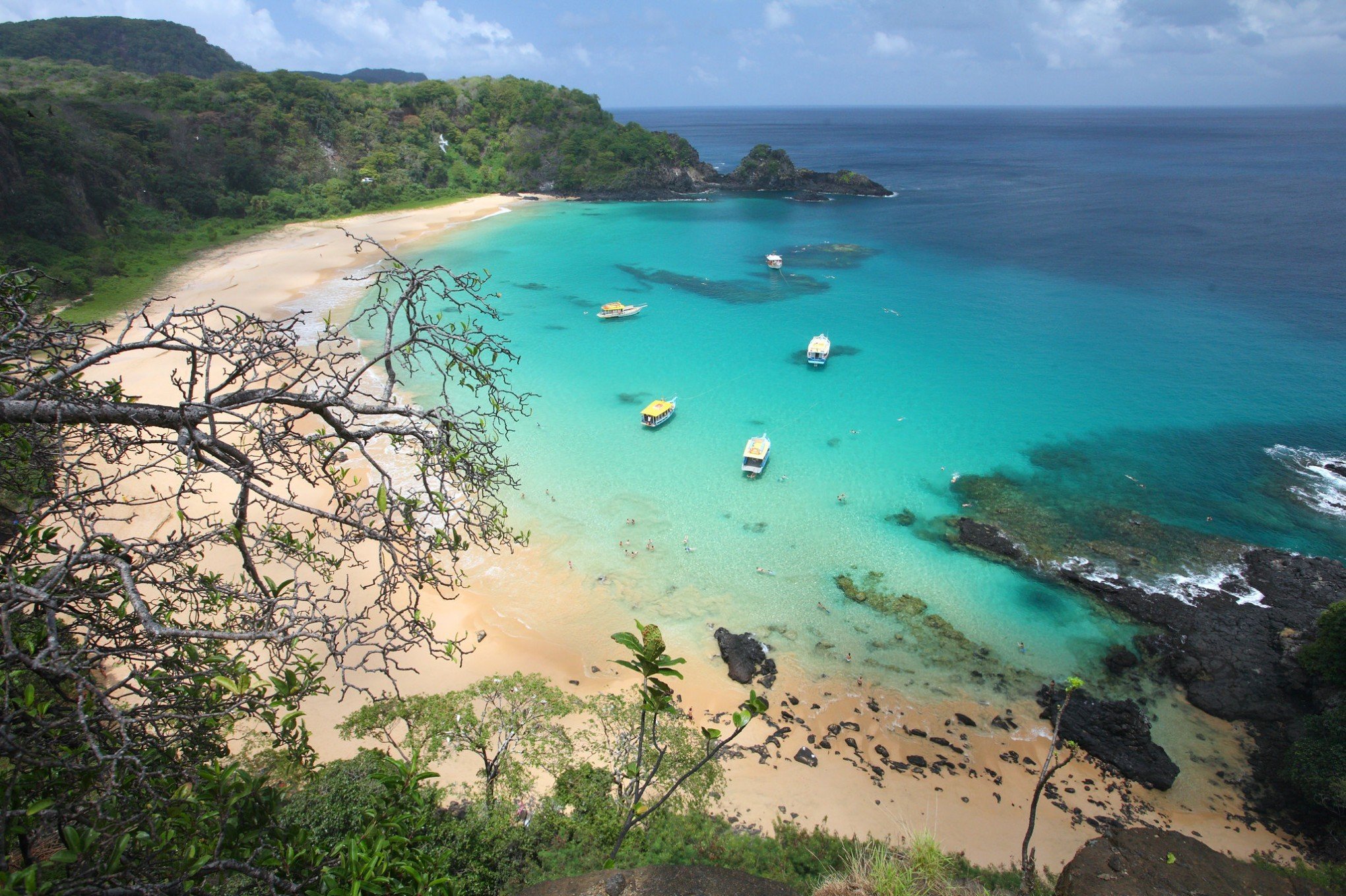 Conheça as praias brasileiras que estão entre as mais bonitas do mundo