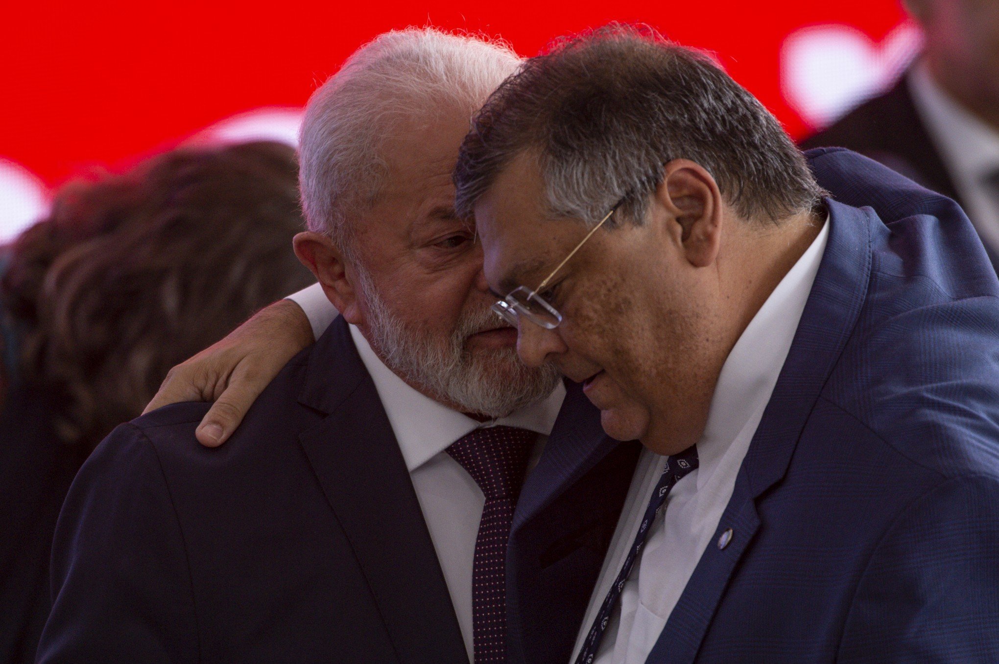 Lula reduz número de armas para CACs e controle migra do Exército para a PF; veja o que muda