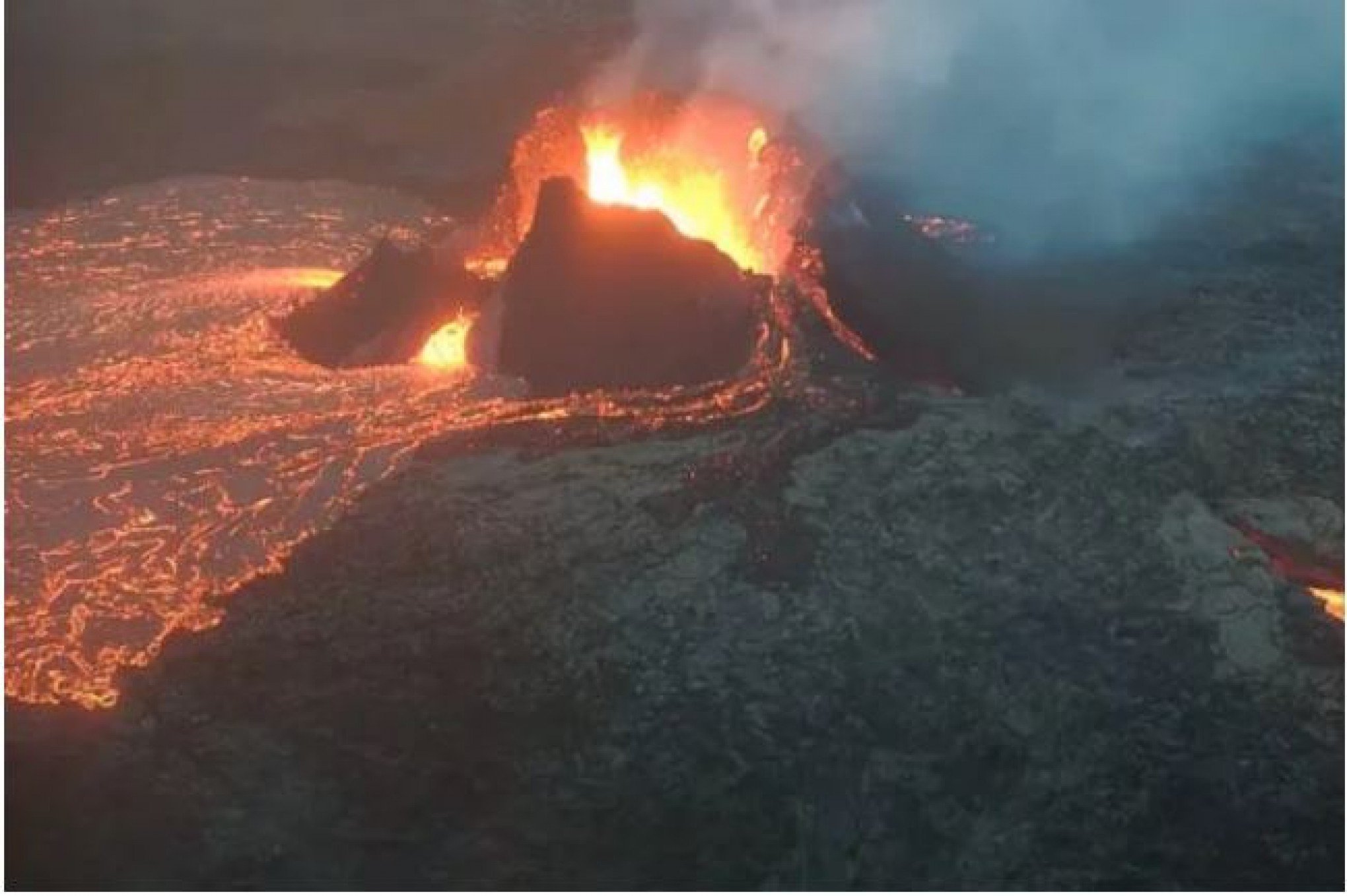 VEJA O VÍDEO: Novo vulcão é flagrado na Islândia