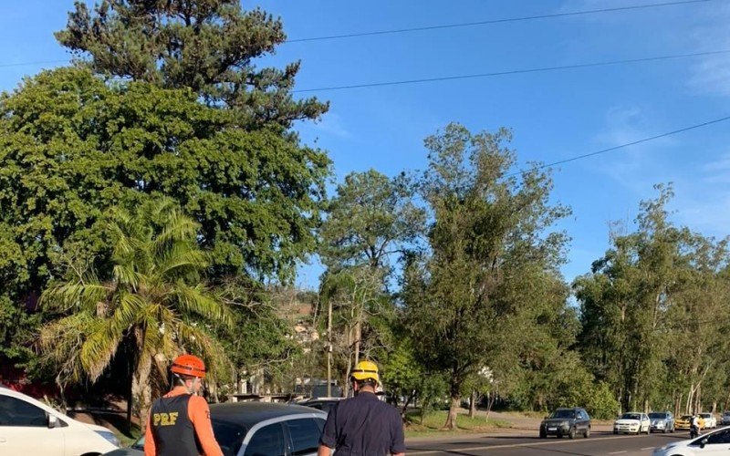 Motociclista chegou a passar por manobra de ressucitaÃ§Ã£o, mas nÃ£o resistiu aos ferimentos