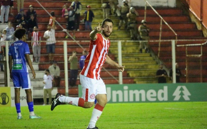 Leozinho marcou o primeior na vitória do Hercílio Luz em cima ao Aimoré | Jornal NH