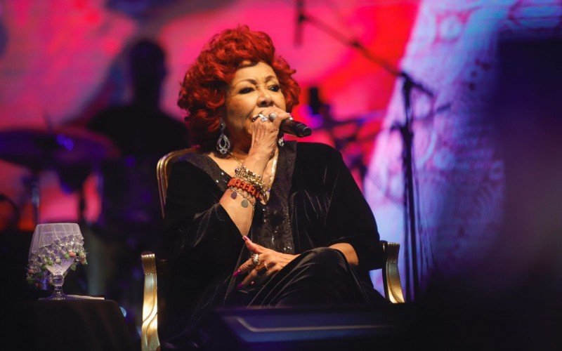 Alcione apresentou o show "Eu Sou a Marrom", turnê que comemora seus 72 anos de vida