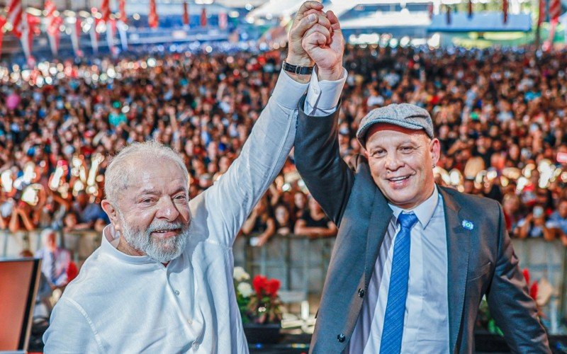 Lula apareceu mancando em evento em São Bernardo do Campo neste domingo | Jornal NH