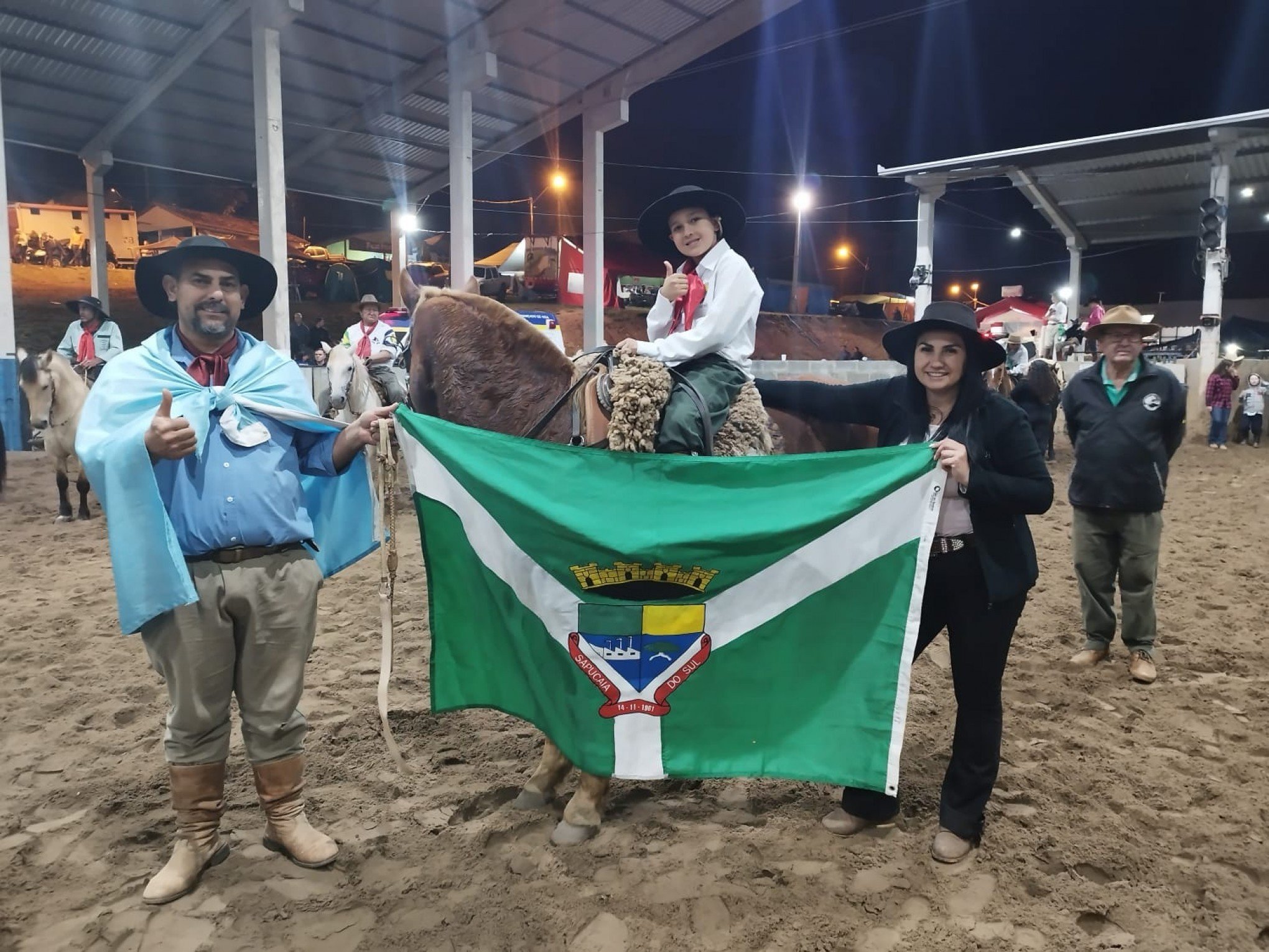 Jovem sapucaiense é campeão brasileiro na prova de rédeas, em torneio realizado no Paraná