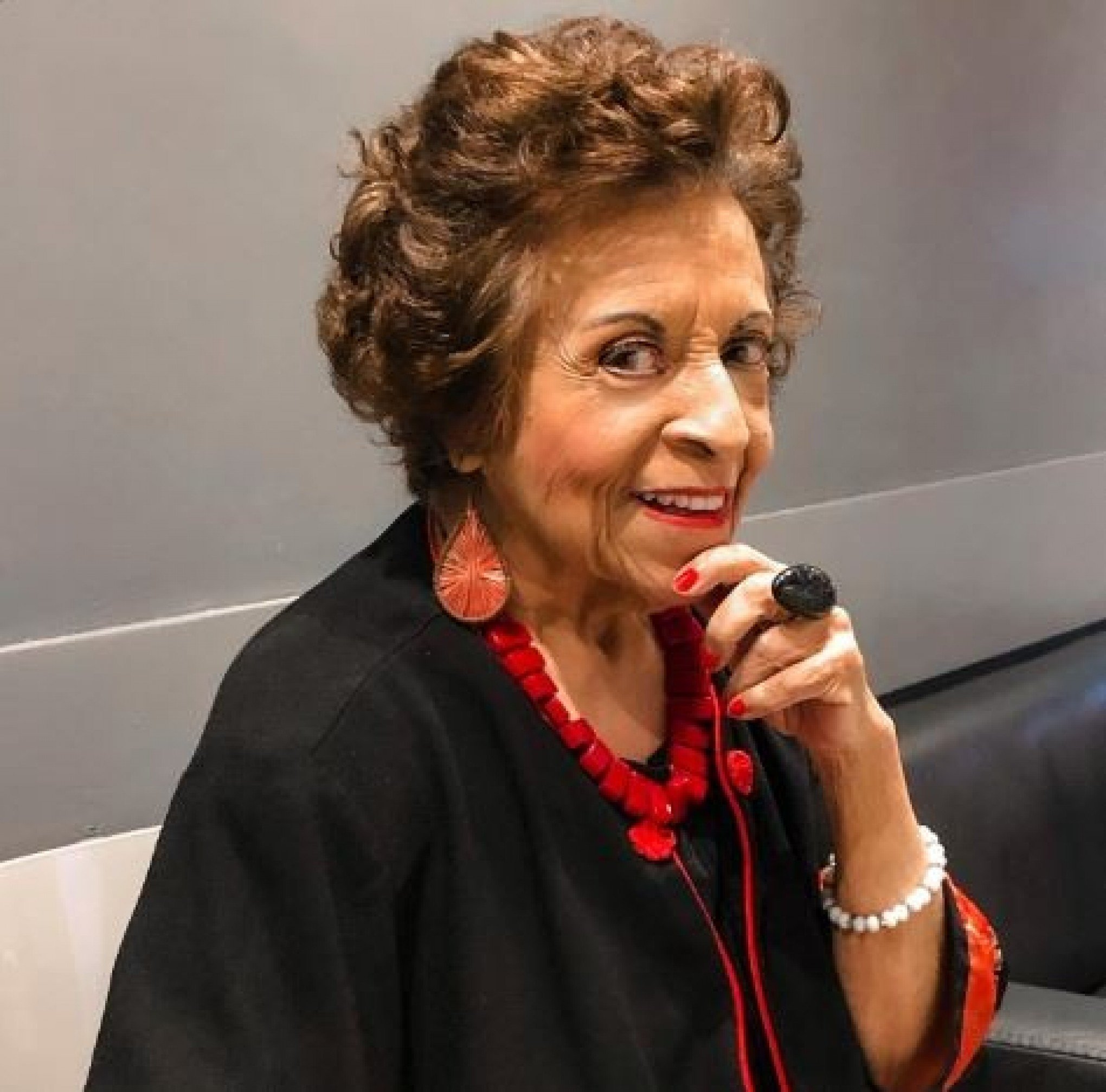 VOZ ETERNA: Uma das maiores cantoras do Brasil morre aos 80 anos