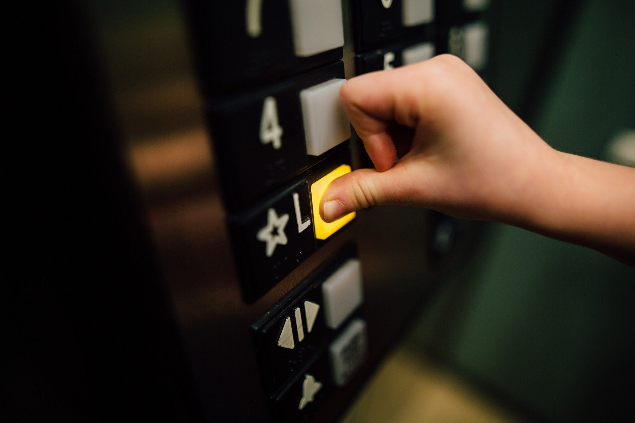 Acidentes com elevadores: Entenda as regras de funcionamento e confira dicas para garantir a segurança