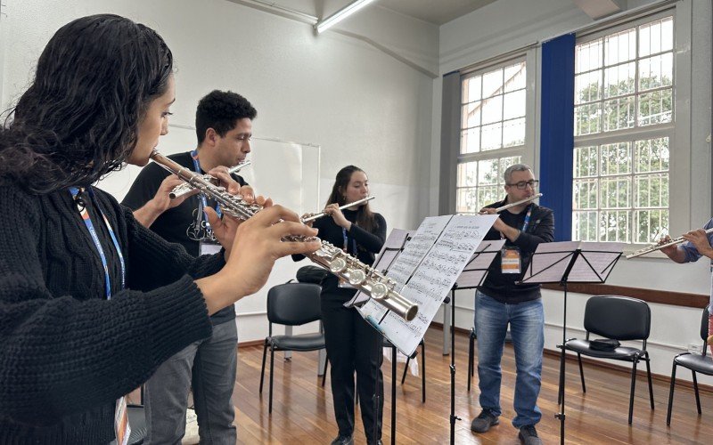 Aulas são ministradas por músicos renomadas nacional e internacionalmente e alunos são participantes do FeMusik | Jornal NH