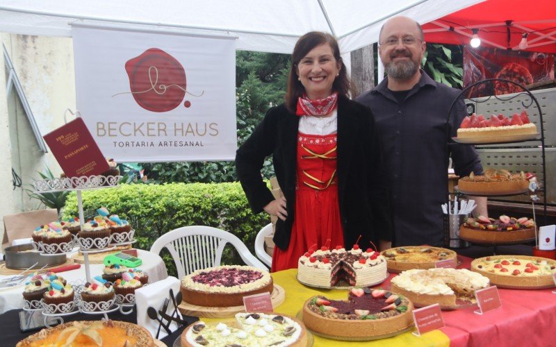 Ariane e Gustavo, da tortaria Becker Haus, levaram suas delícias para a festa