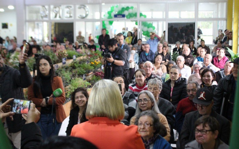 Mais de cem pacientes estiveram presentes para a entrega simbÃ³lica dos OPM's