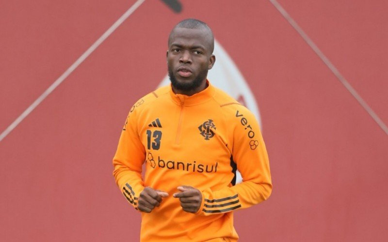 Enner Valencia deu voltas no campo e fez um trabalho na academia | Jornal NH