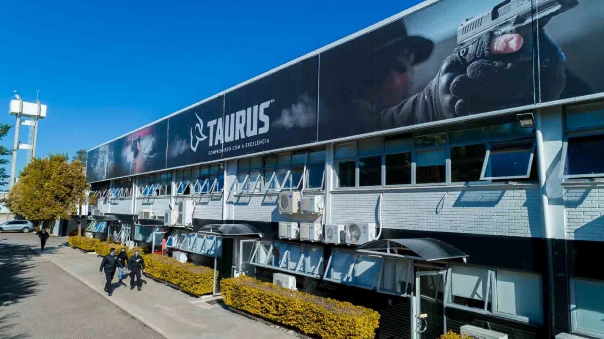 Fabricante de armas Taurus demite 100 funcionários: "O decreto é sufocante", diz CEO da empresa sobre novas regras do setor