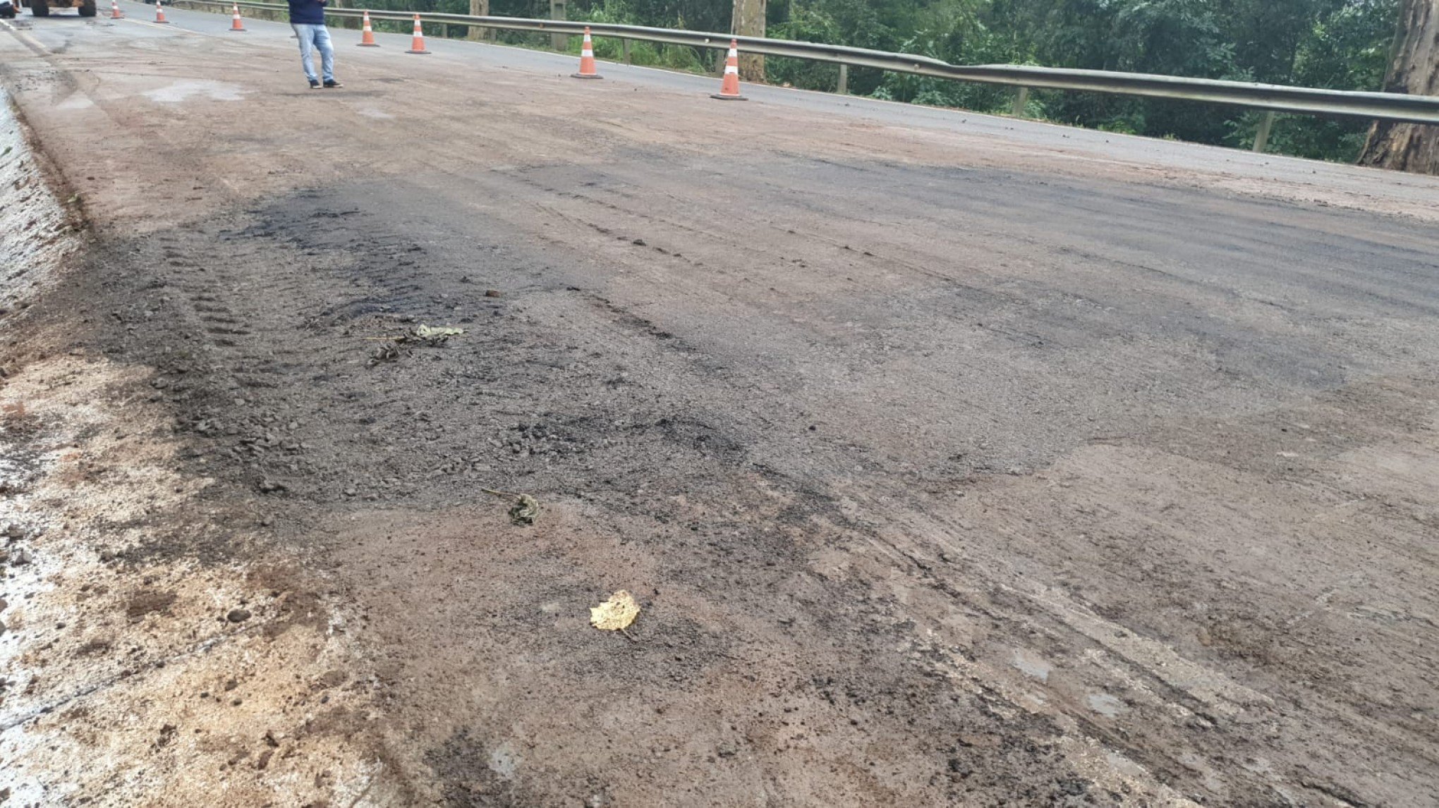 BR-116: Trânsito é liberado em trecho que foi bloqueado por causa de cratera na rodovia