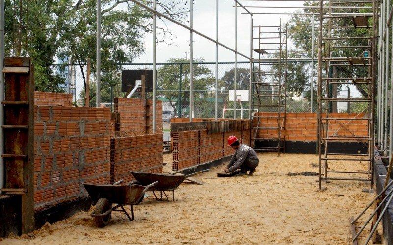 Obras em andamento no Parque Capão do Corvo