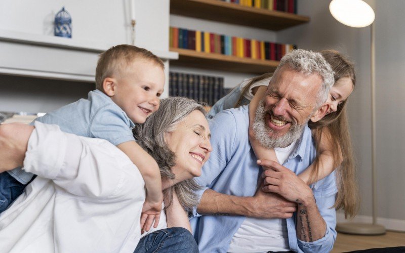 15 mensagens para você homenagear os seus avós neste dia  | Jornal NH