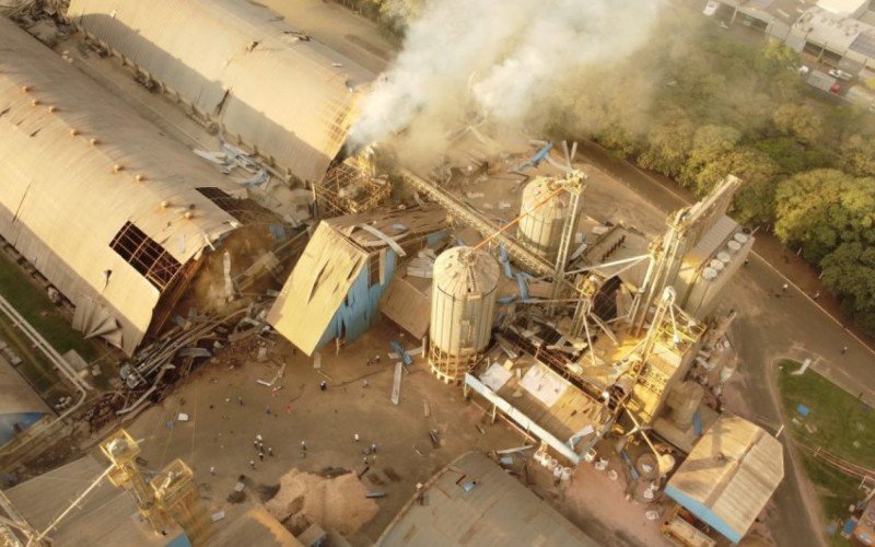 Explosão em silo da cooperativa C.Vale deixa 8 mortos e 11 feridos no PR