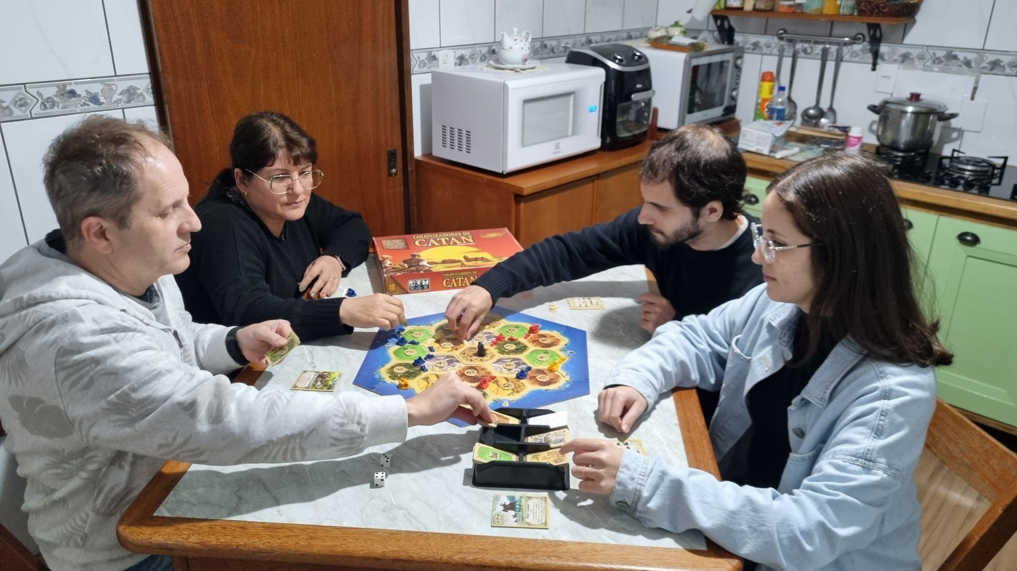Jogos de tabuleiro viram negócio para família de Novo Hamburgo