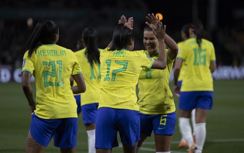 Seleção Brasileira enfrenta neste sábado (29) a França às 7 horas (horário de Brasília) no Estádio de Brisbane, na Austrália, em partida válida pelo Grupo F | Jornal NH