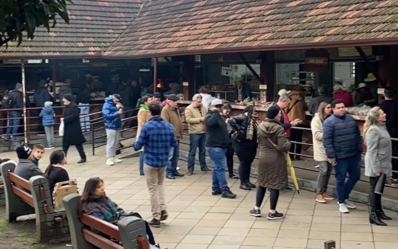 Fornos coloniais na Praça das Etnias, em Gramado