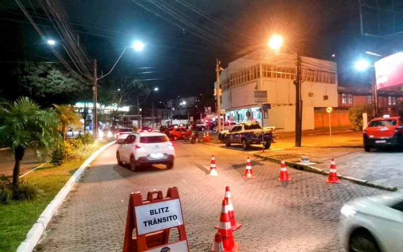 Blitz flagrou cinco motoristas alcoolizados em Canoas