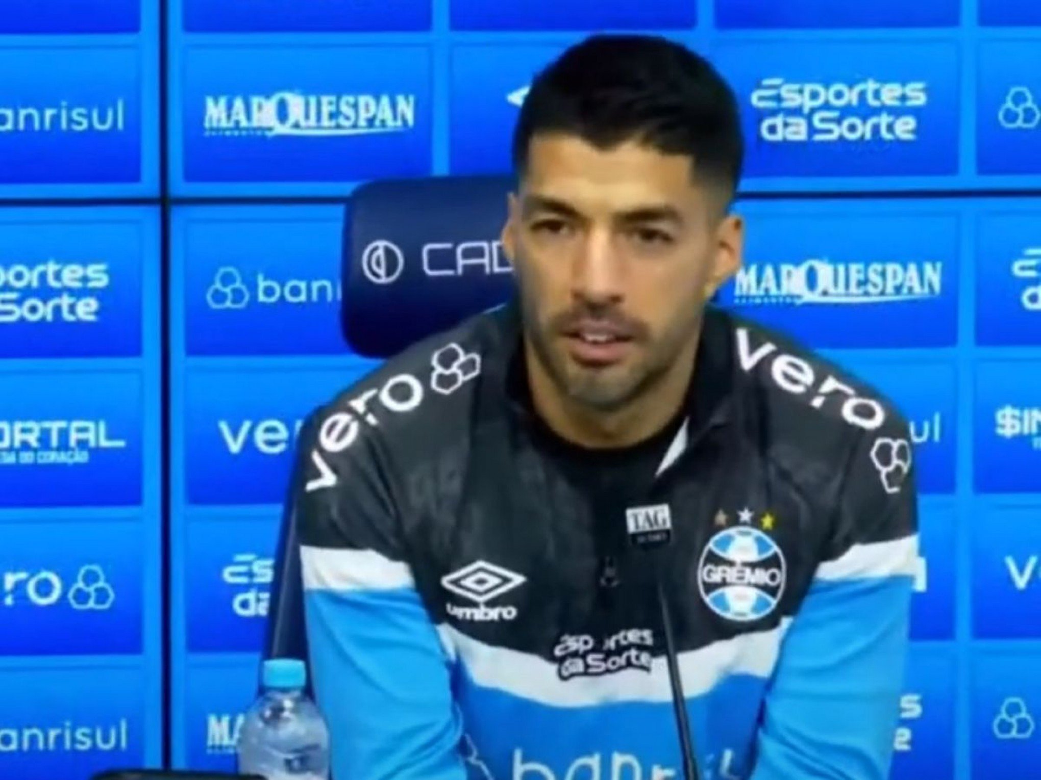 Suárez explica por que a saída do Grêmio é inevitável; saiba se o motivo pode afetar a carreira do atacante