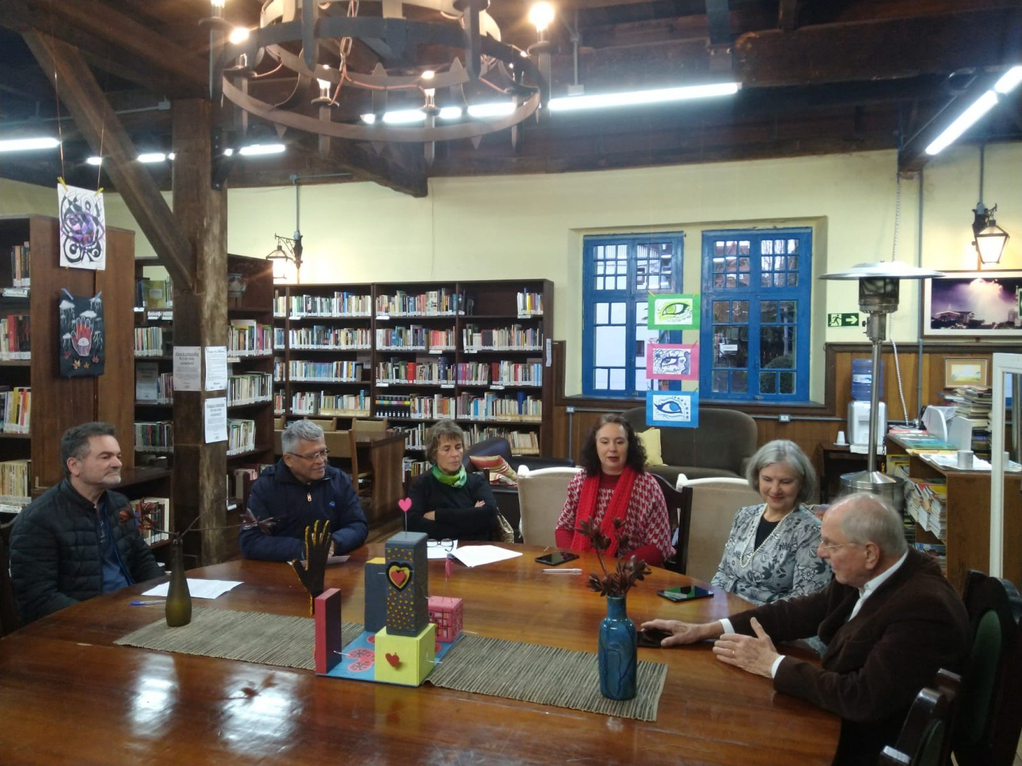 Clube de leitura em Gramado estimula interação entre os idosos da cidade