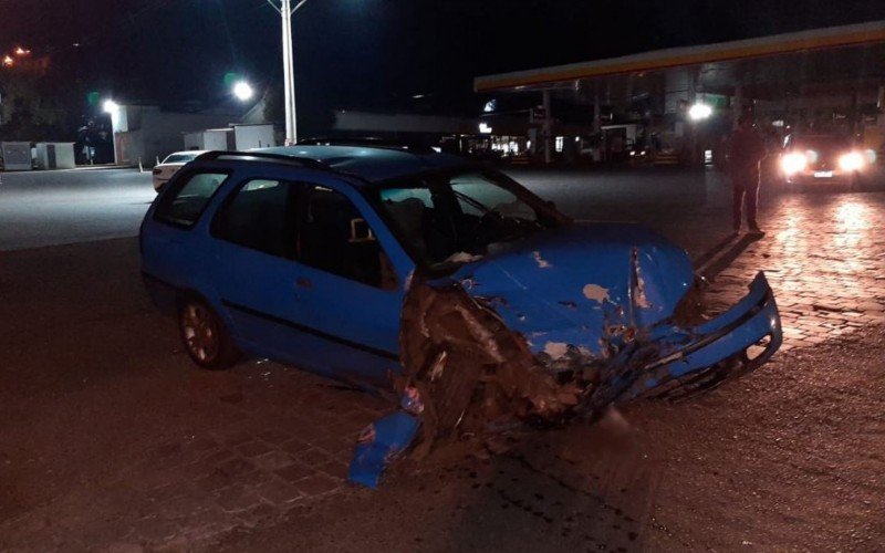 Acidente na BR-116, no bairro Roselândia, em Novo Hamburgo, na noite deste domingo