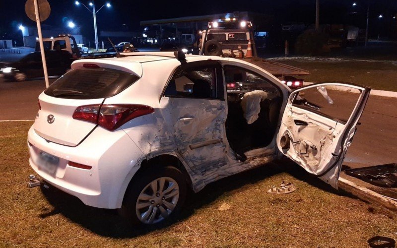 Acidente na BR-116, no bairro Roselândia, em Novo Hamburgo, na noite deste domingo