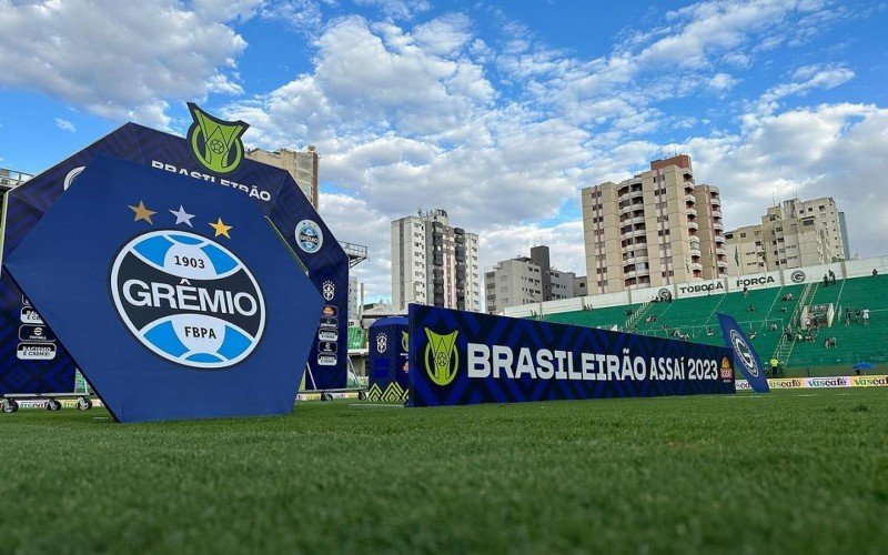 Tudo pronto no gramado da Serrinha, em Goiânia, para receber Grêmio e Goiás | Jornal NH