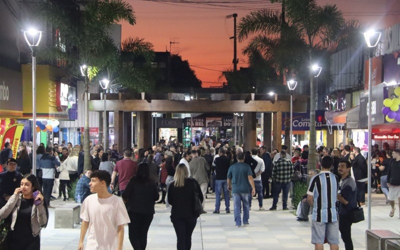 Pelo Calçadão de Sapucaia do Sul passam diariamente milhares de pessoas