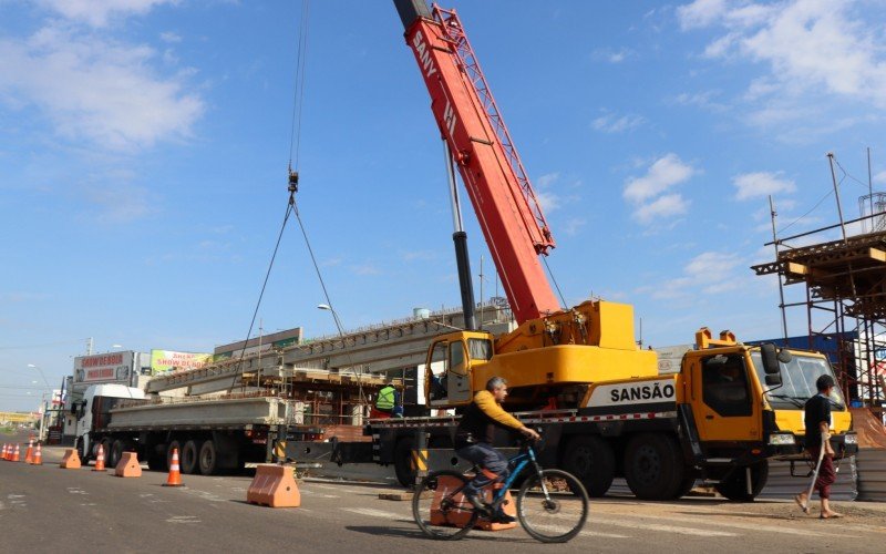 AvanÃ§a obra de construÃ§Ã£o de viaduto na Scharlau, em SÃ£o Leopoldo