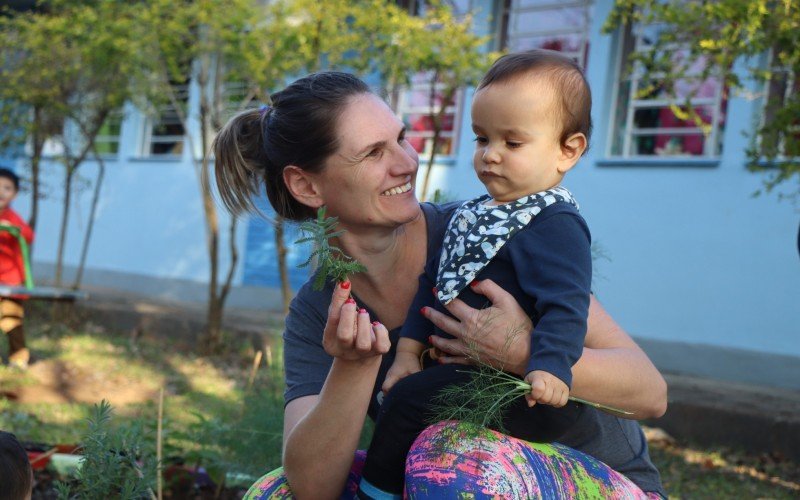 Naliane MÃ¼tzenberg Ã© uma das responsÃ¡veis pelo projeto da EMEI Guilhermina Blos
