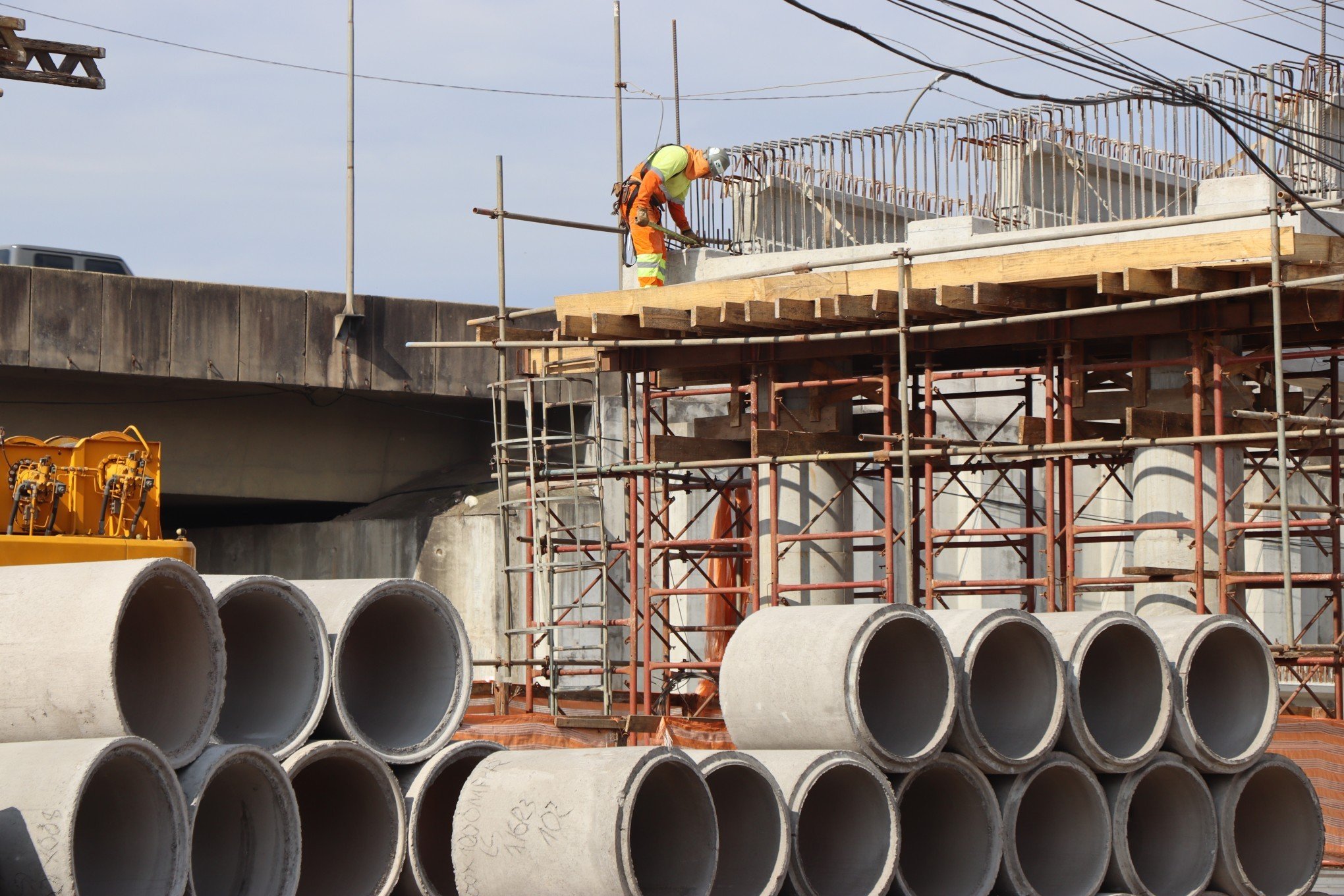 OBRAS NA SCHARLAU: Novo viaduto na ligação da RS-240 com a BR-116 começa a tomar forma; veja fotos