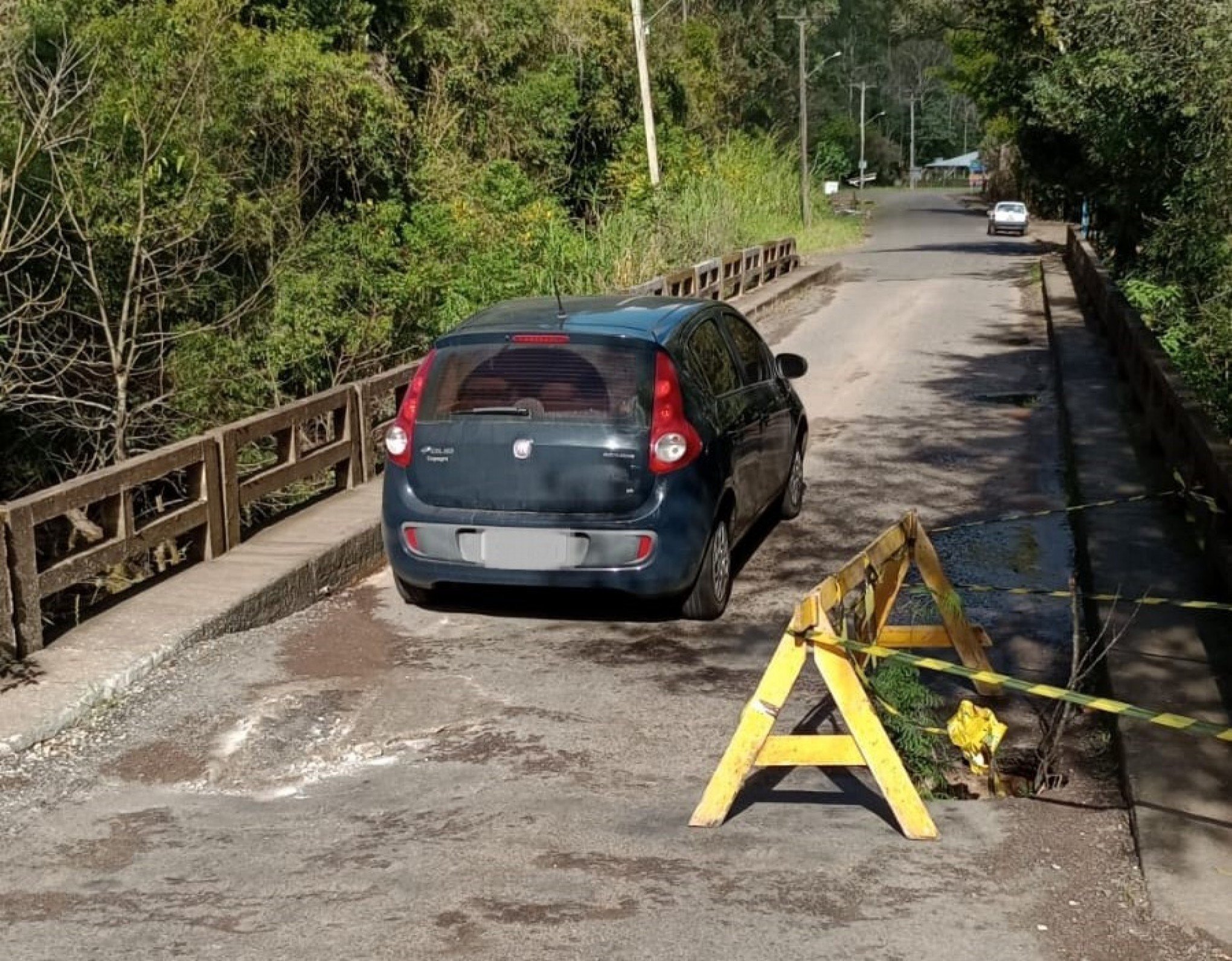 Ponte tem passagem bloqueada para veículos pesados no interior; veja como desviar