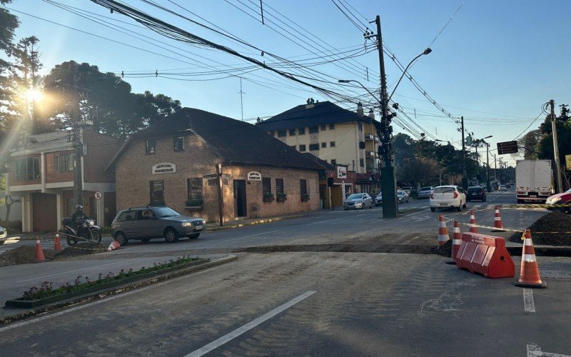 Avenida Borges de Medeiros tem trecho em meia pista 