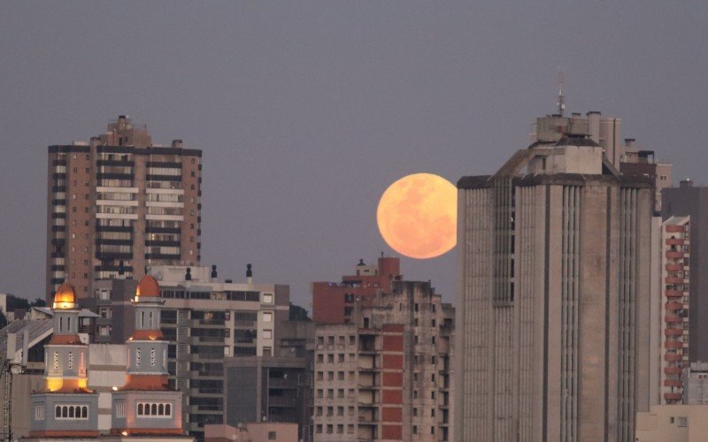 Superlua vista em Novo Hamburgo