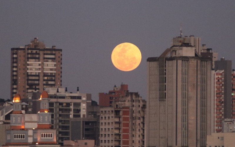 Superlua vista em Novo Hamburgo