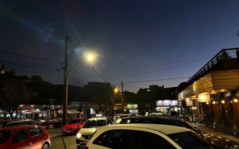 Novas lâmpadas de LED prometem trazer mais segurança e manter o charme de Gramado 