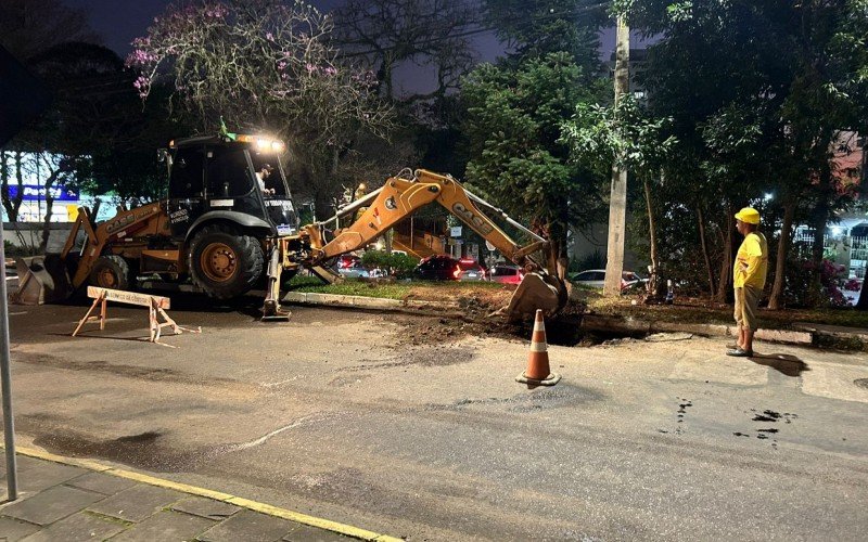 Comusa volta a fazer reparos na Avenida Maurício Cardoso | Jornal NH