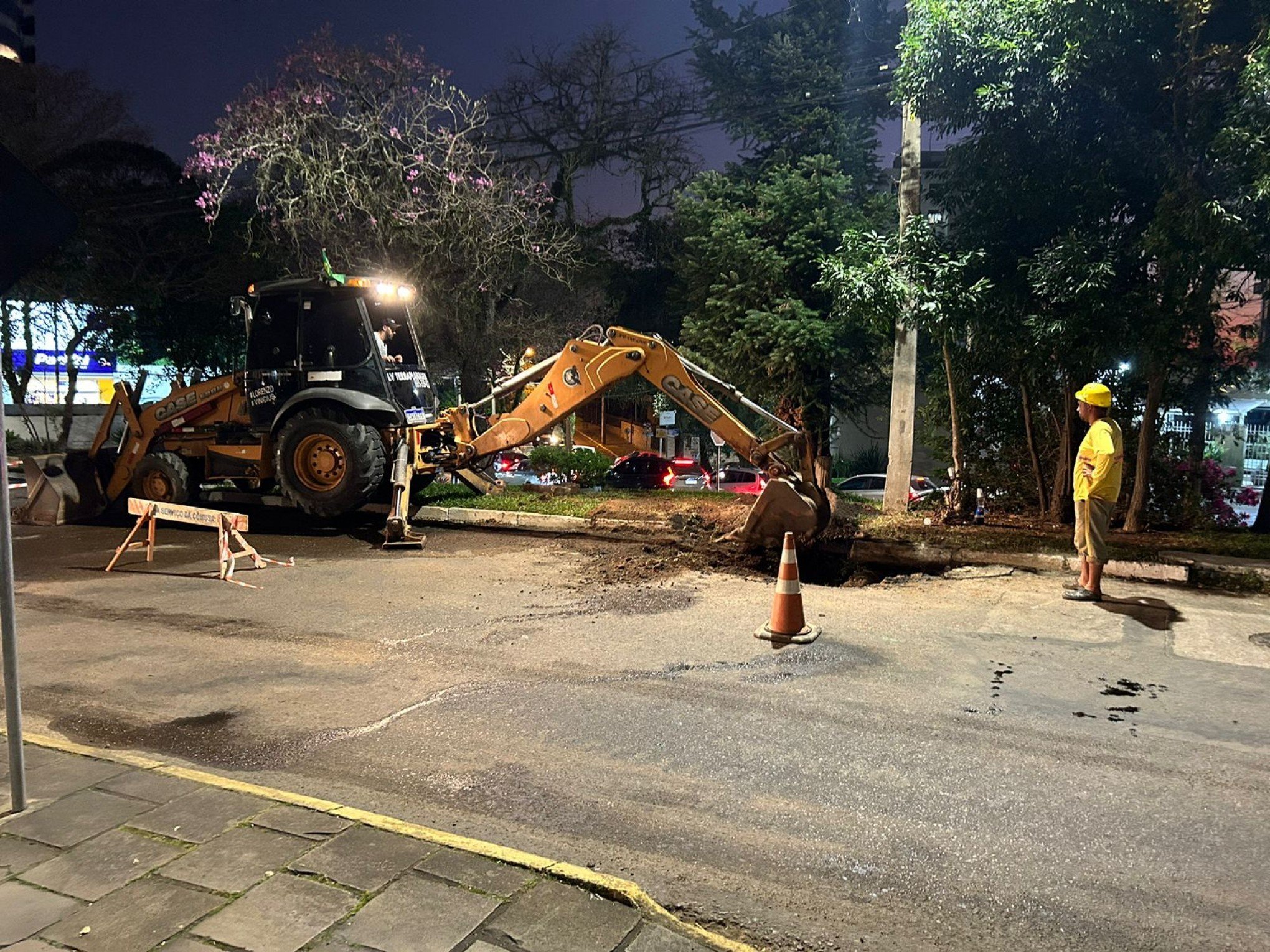 Obras complicam o trânsito na Avenida Maurício Cardoso e na Rua Marcílio Dias