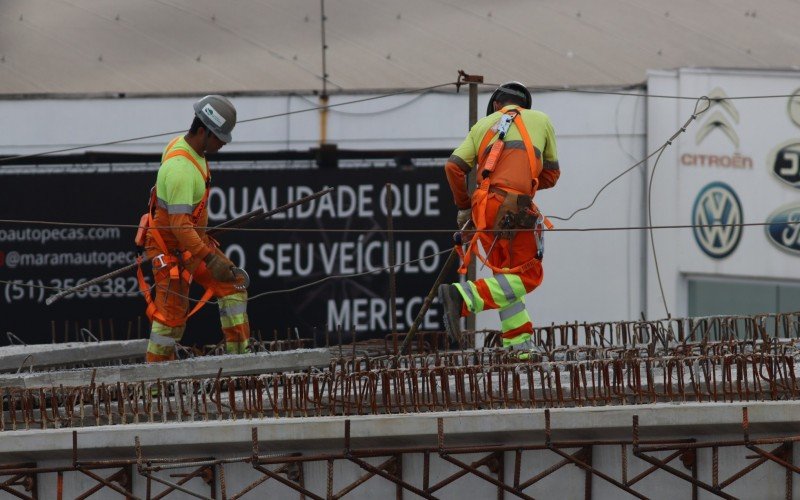 Obras na Scharlau causam congestionamento na BR-116 | Jornal NH