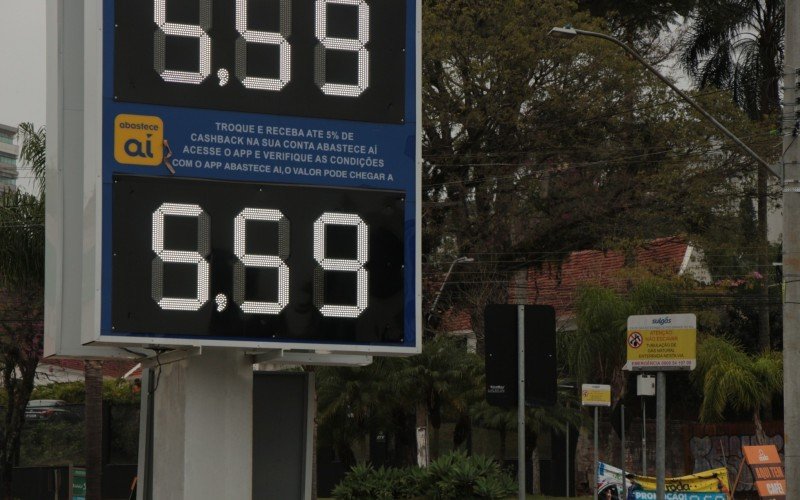 Durante a tarde, já não se encontrava gasolina sendo vendida abaixo de R$ 5,50 o litro | Jornal NH