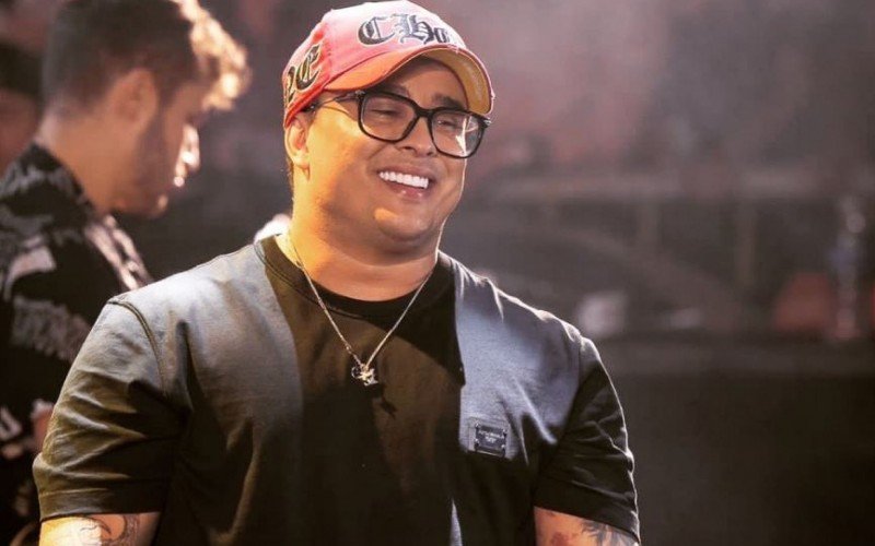Kauan, da dupla com Matheus, se pronuncia após jogar microfone no chão e deixar o palco | Jornal NH