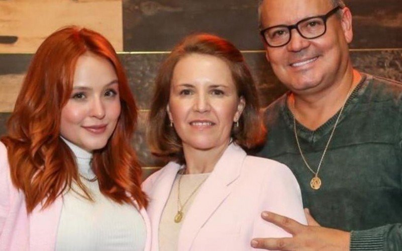 Pais de Larissa Manoela se pronunciam após polêmicas envolvendo a família | Jornal NH