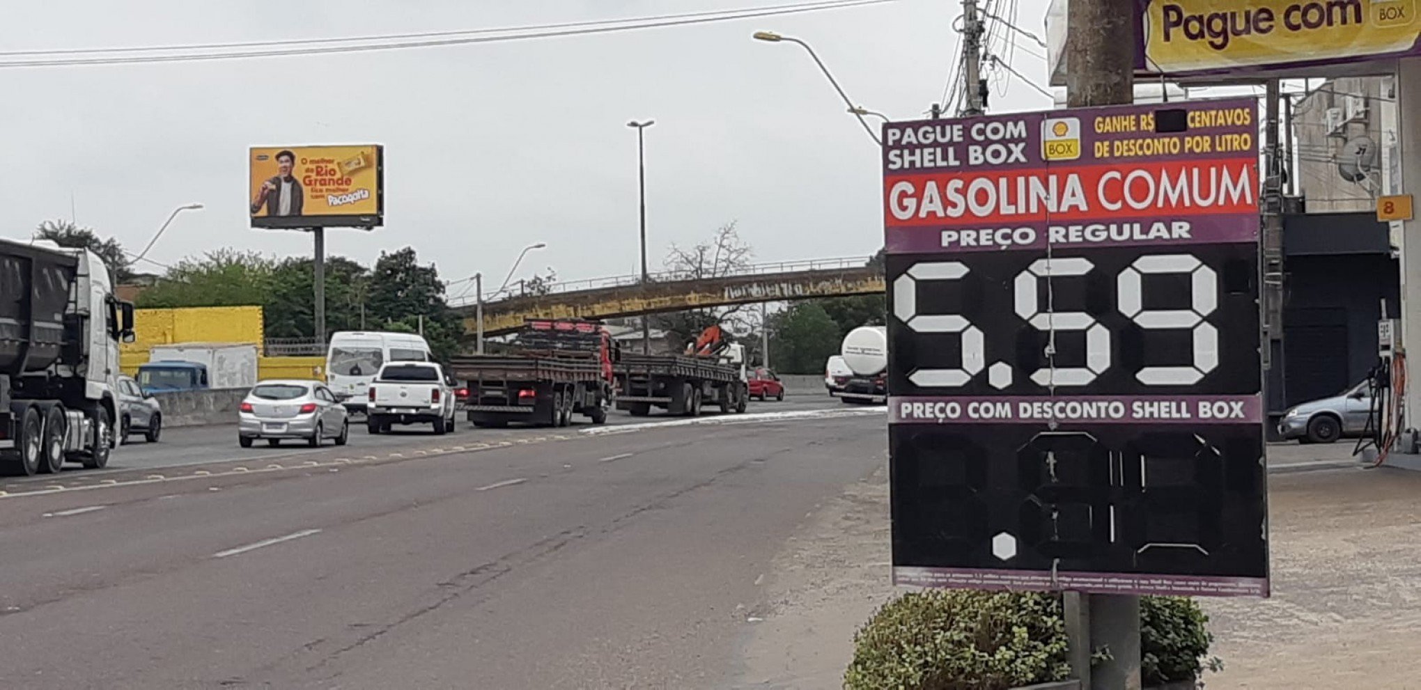 Preço da gasolina comum aumenta mais de 50 centavos de um dia para o outro na região
