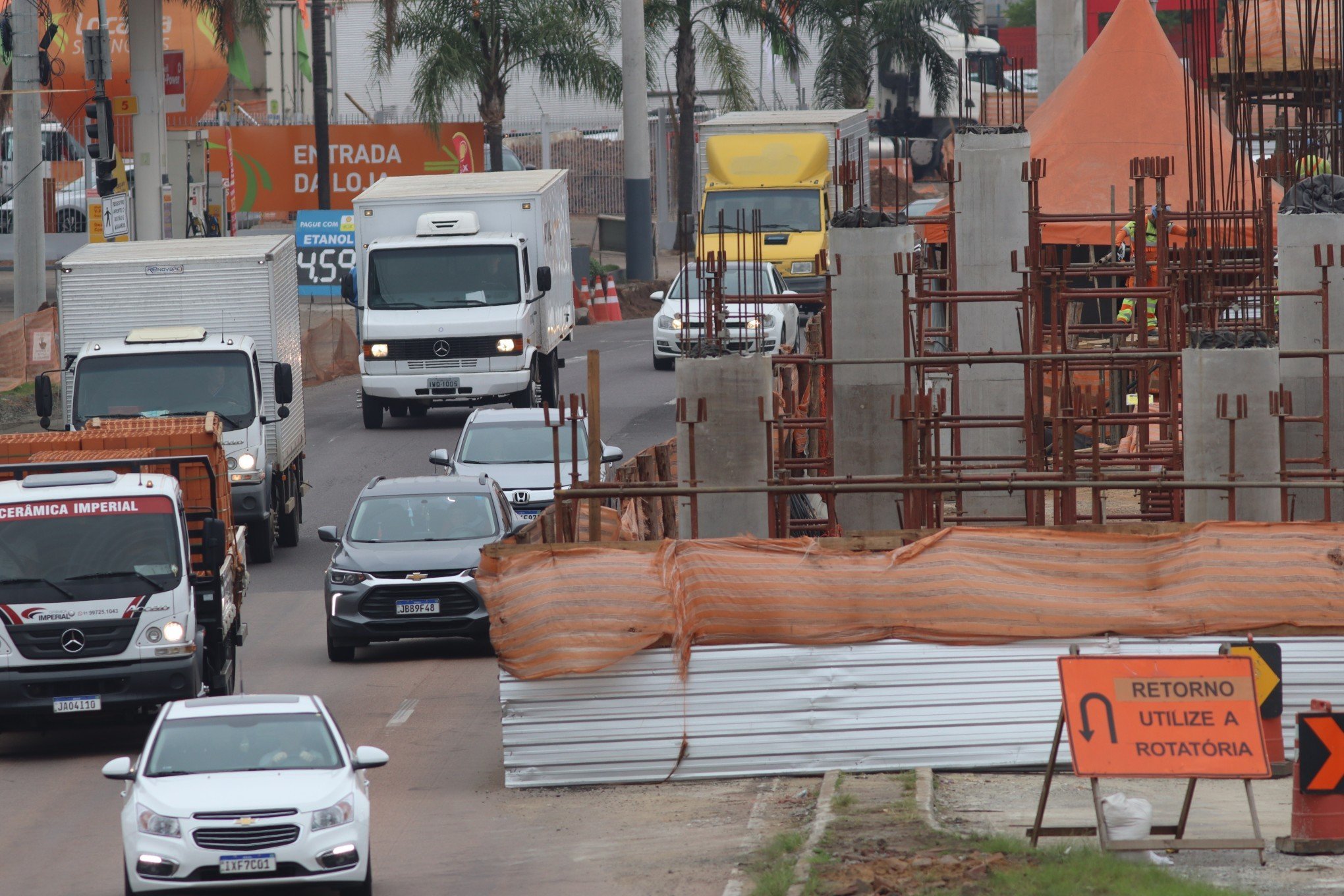 BR-116: Rodovia tem mais um dia de congestionamentos e acidente com feridos; confira como está o trânsito