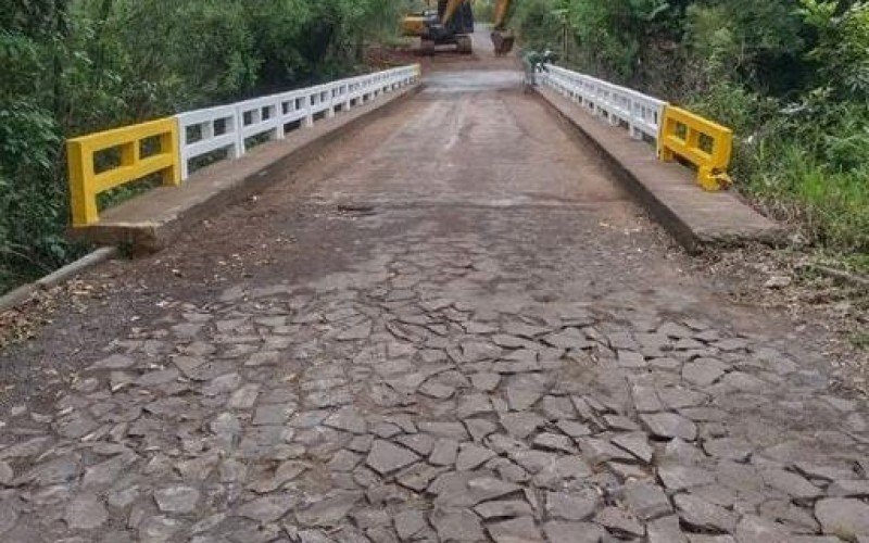 Ponte do Moreira recebe revitalização após estragos pelas chuvas 