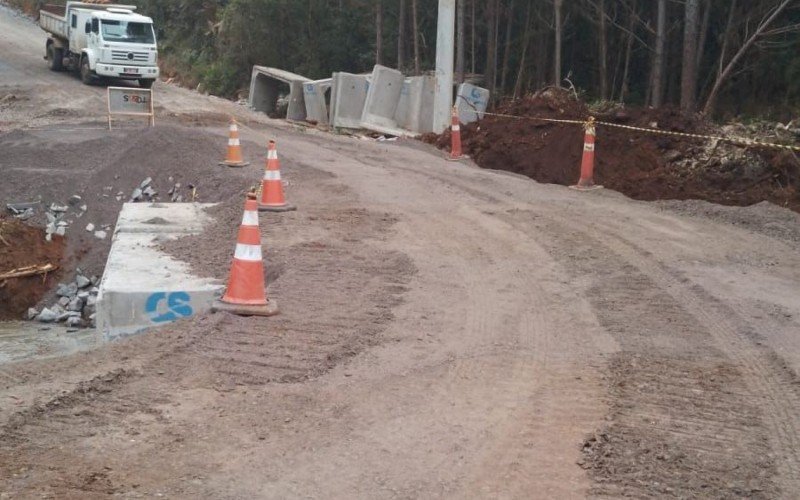 Estrada da Tapera tem meia pista liberada