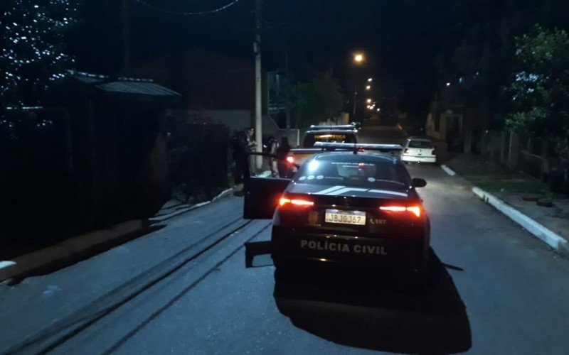 PolÃ­cia Civil faz operaÃ§Ã£o em Novo Hamburgo apÃ³s duas mortes no bairro Canudos