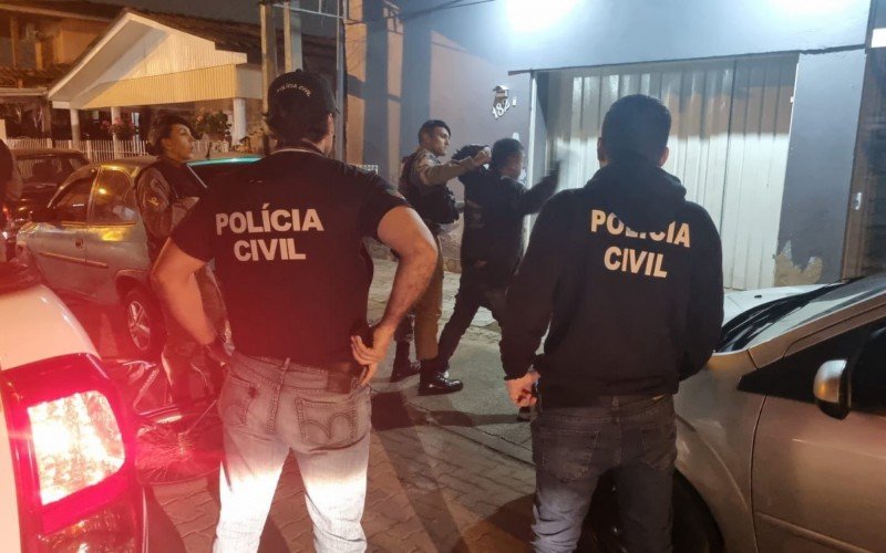 PolÃ­cia Civil faz operaÃ§Ã£o em Novo Hamburgo apÃ³s duas mortes no bairro Canudos