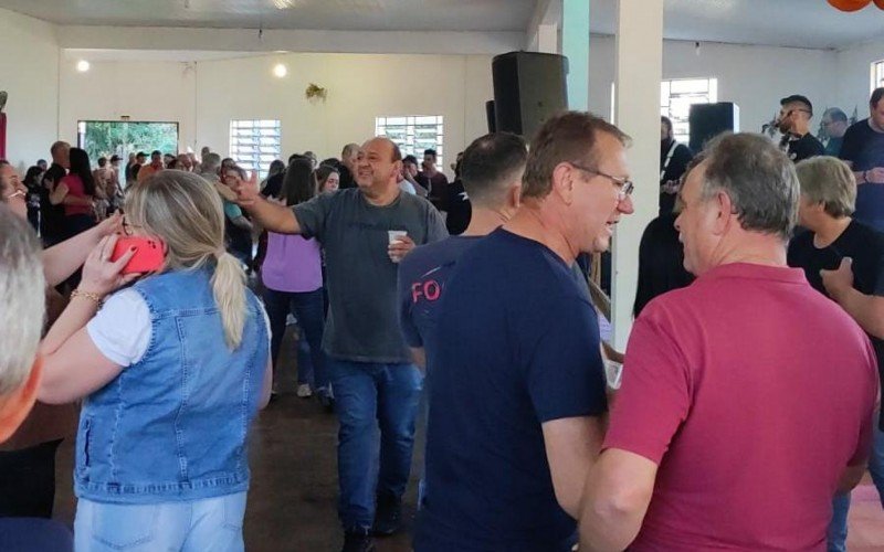 Festa da Colheita reúne centenas de pessoas em Morro Reuter